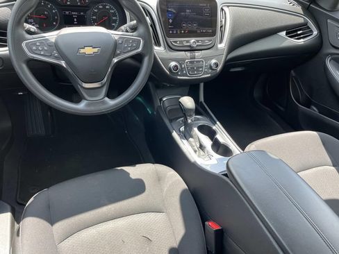 Used 2025 Chevrolet Malibu LT FWD image 13