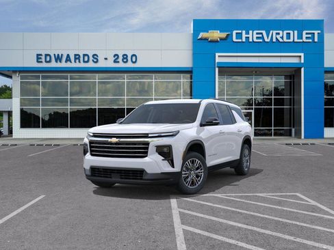 New 2026 Chevrolet Traverse LT w/ LPO, Floor Liner Package image 8