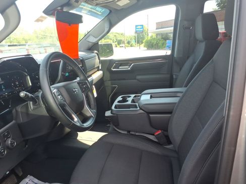 Used 2025 Chevrolet Silverado 1500 RST w/ Z71 Off-Road Package AWD/4WD image 9