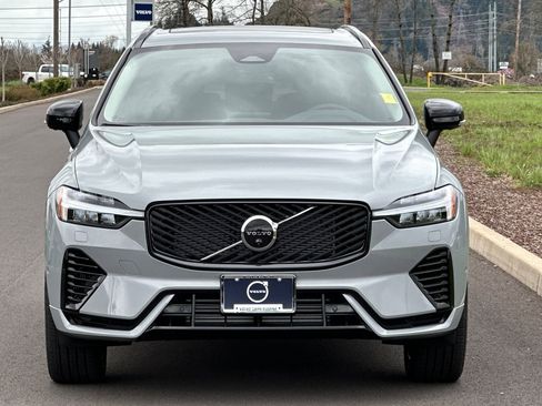 New 2026 Volvo XC60 T8 Plus w/ Protection Package Premier image 8