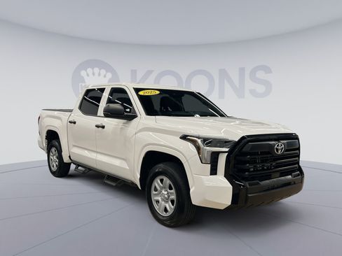 Used 2025 Toyota Tundra SR w/ SR Tow Package AWD/4WD image 7