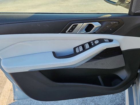 Used 2025 BMW X7 xDrive40i w/ M Sport Package image 12