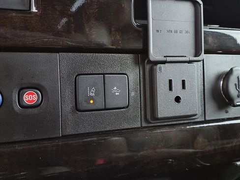 Used 2020 GMC Savana 2500 w/ Enhanced Convenience Package image 15