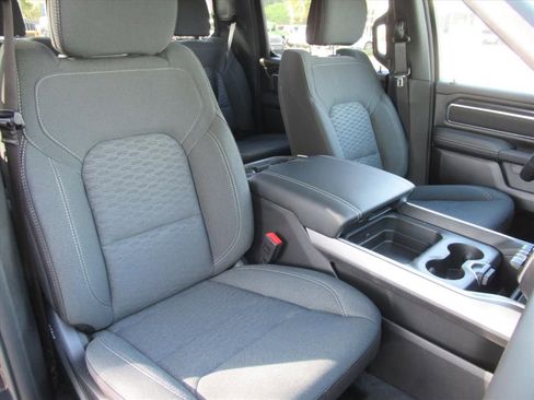 New 2026 RAM 1500 4x4 Crew Cab image 9