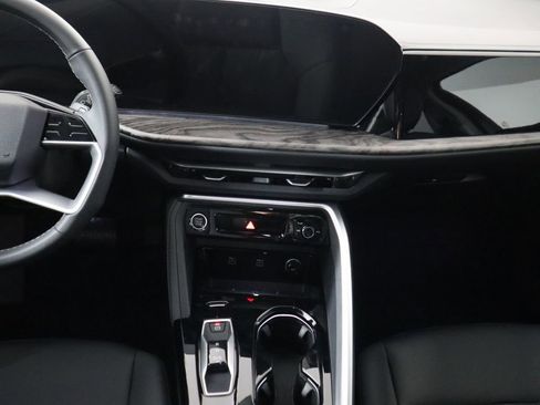 Used 2025 Audi Q5 Premium w/ Convenience Package image 14