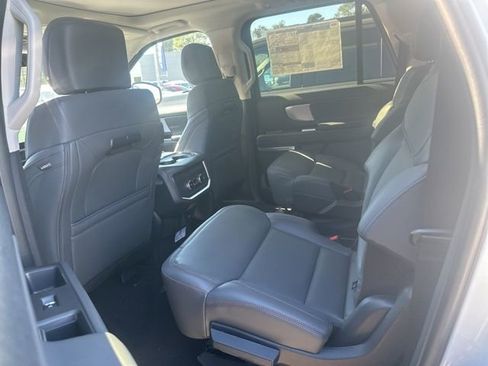 New 2025 Ford Expedition Max Active image 27