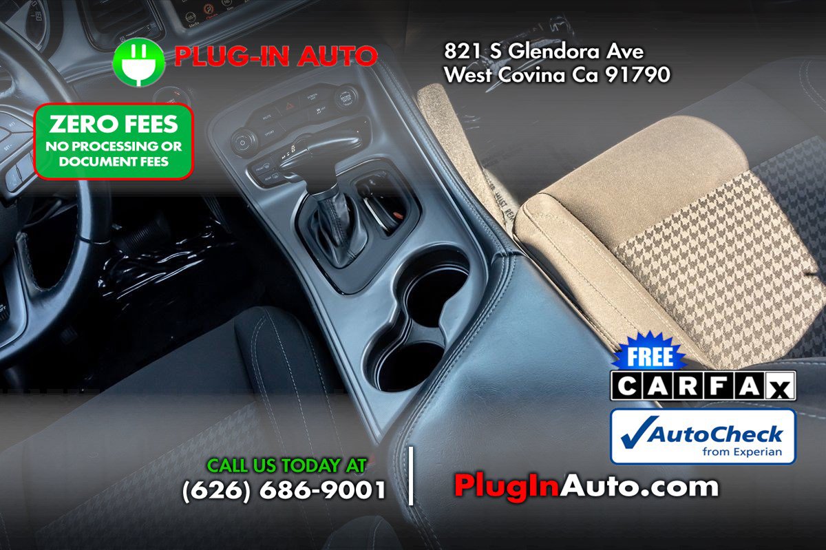 Used 2023 Dodge Challenger SXT RWD image 15