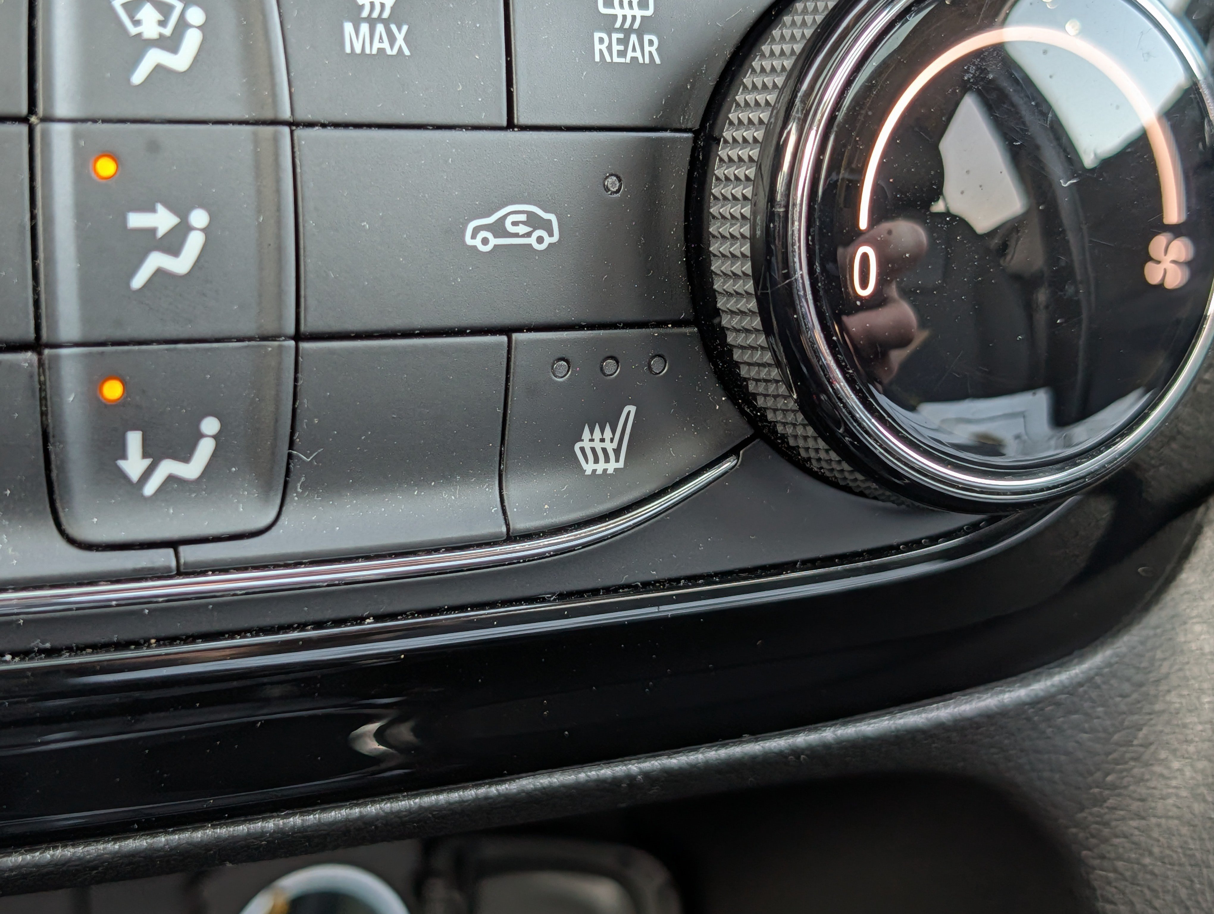 Used 2021 Buick Encore GX Preferred w/ Cold Weather Comfort Package AWD/4WD image 28