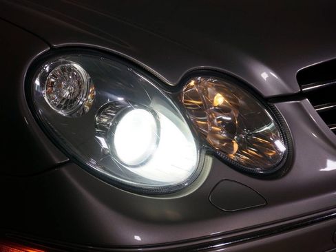 Used 2005 Mercedes-Benz CLK 500 Cabriolet image 16