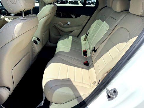 Used 2022 Mercedes-Benz GLC 300 4MATIC image 18