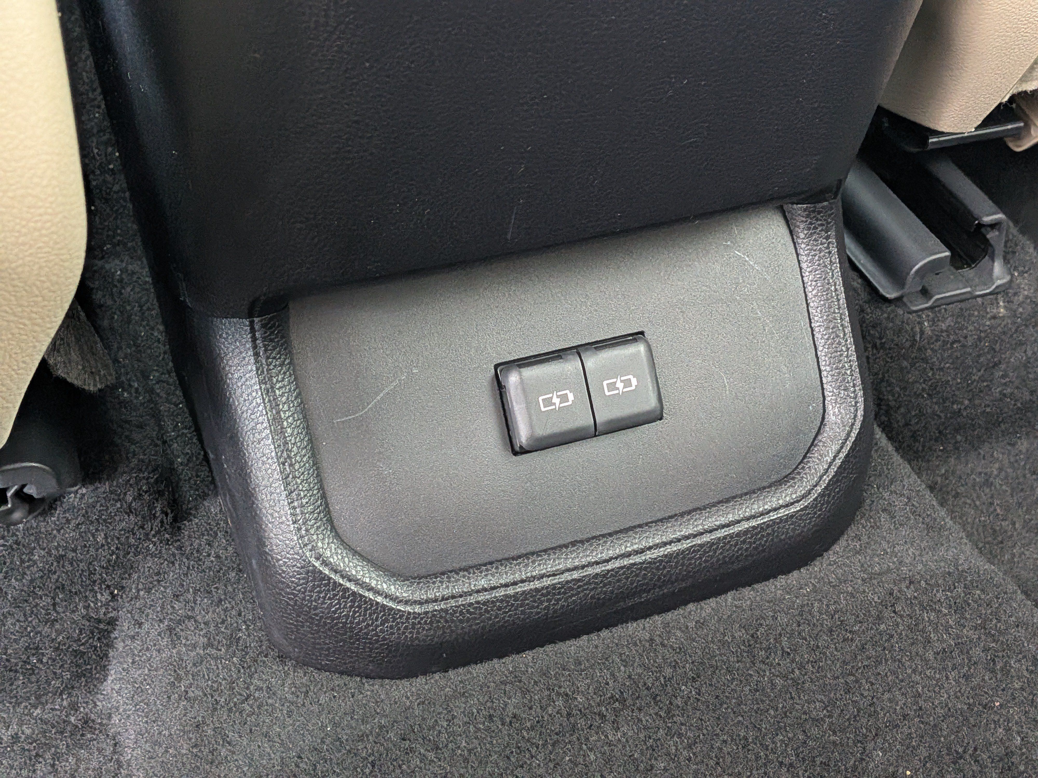 Used 2023 Toyota Highlander XLE FWD image 16