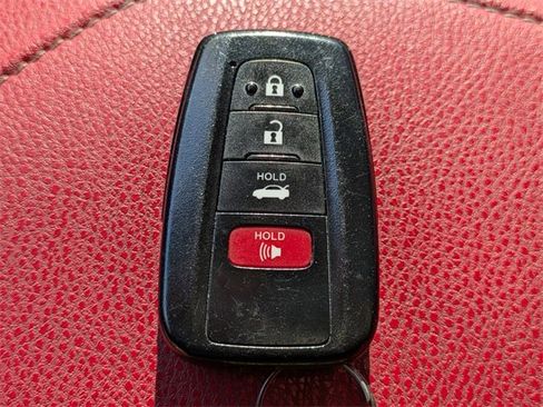 Used 2021 Toyota Camry XSE image 27