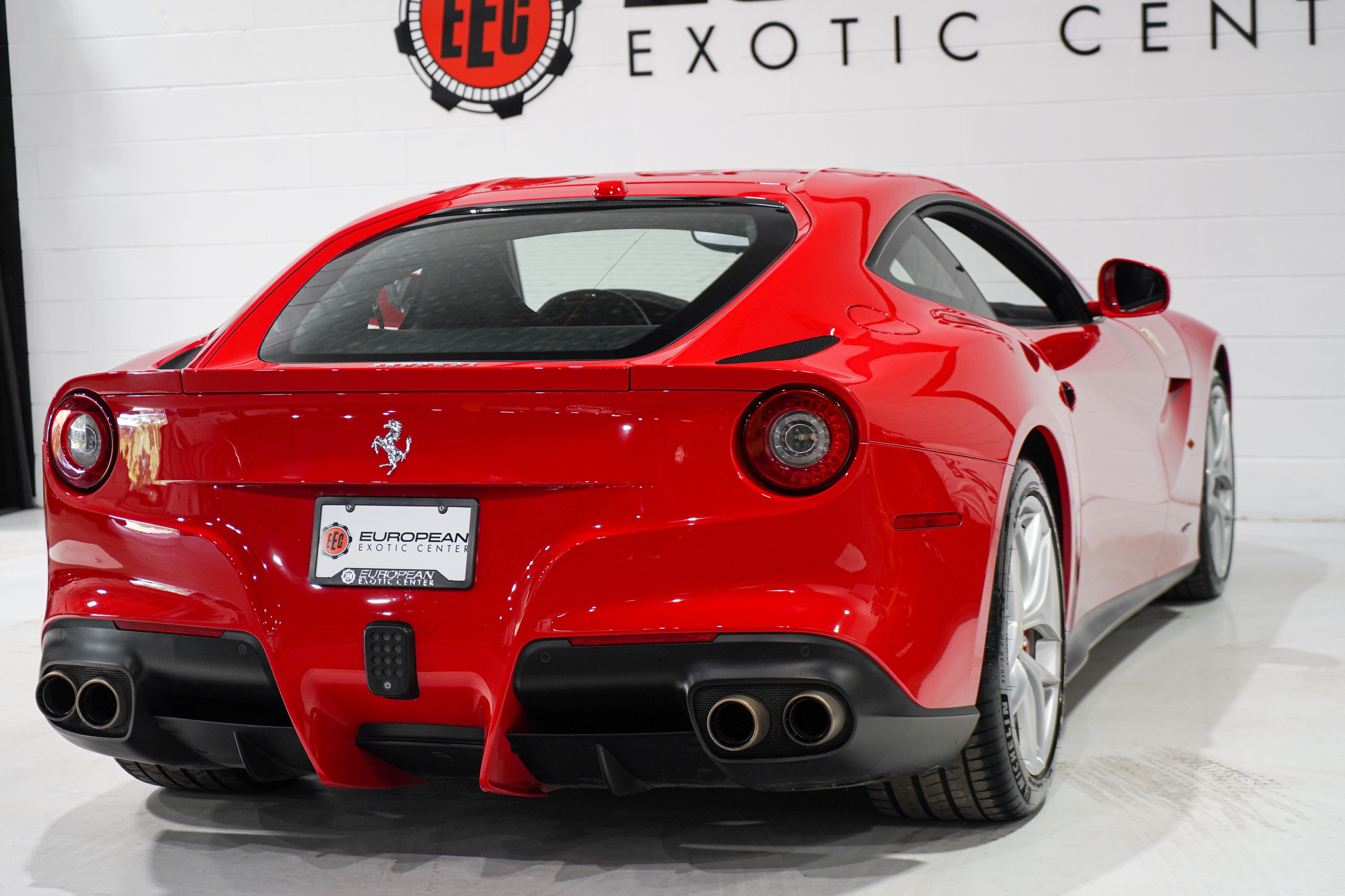 Used 2015 Ferrari F12 Berlinetta RWD image 38