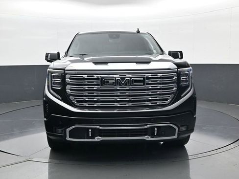 Used 2024 GMC Sierra 1500 Denali image 2