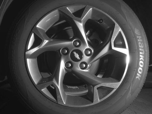 Used 2025 Chevrolet Trax LT w/ LT Convenience Package FWD image 11
