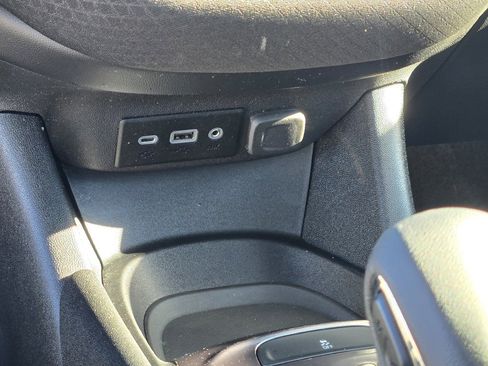 Used 2022 Chevrolet Malibu LS image 25