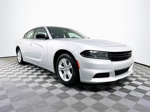 Used 2023 Dodge Charger SXT image 6