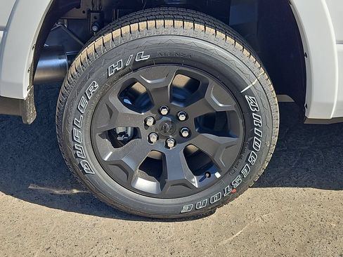 New 2026 RAM 1500 4x4 Crew Cab image 9