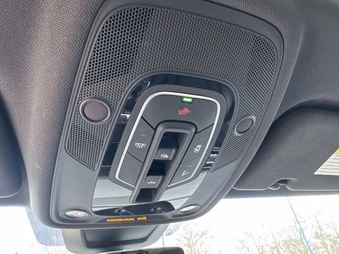 Used 2022 Audi Q8 Premium Plus image 20