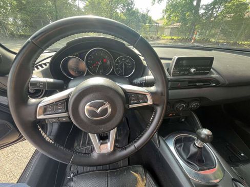 Used 2016 MAZDA MX-5 Miata Sport RWD image 2