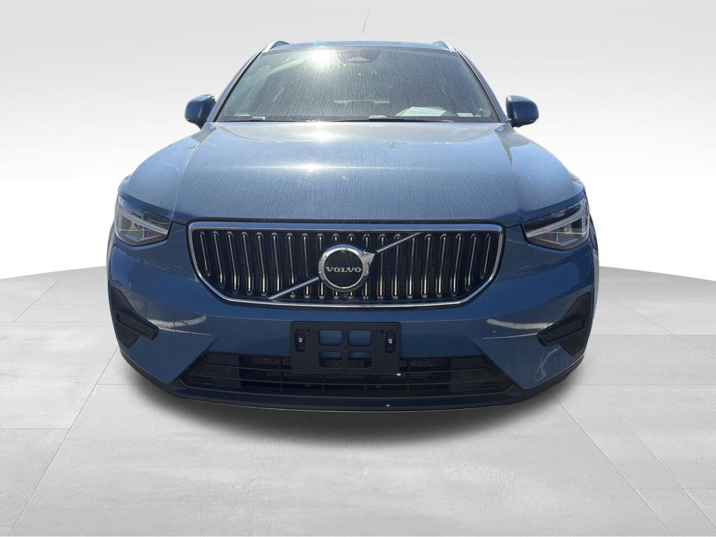 Used 2024 Volvo XC40 B5 Core AWD/4WD image 9