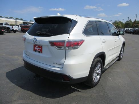 Used 2015 Toyota Highlander XLE AWD/4WD image 4