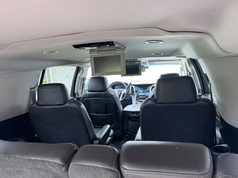 Used 2019 Cadillac Escalade ESV Luxury w/ Escalade Sport Edition AWD/4WD image 23