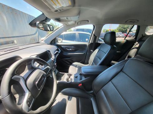 Used 2024 GMC Terrain SLT AWD/4WD image 10