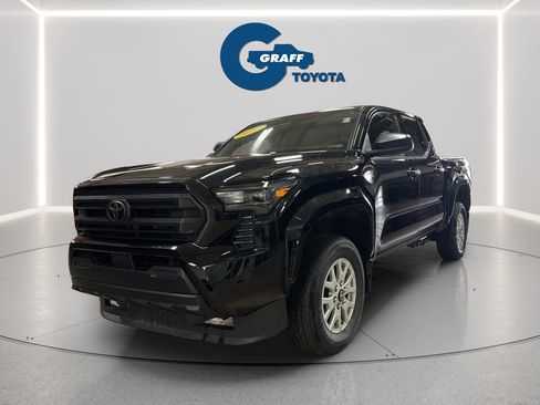 Used 2024 Toyota Tacoma SR AWD/4WD image 1