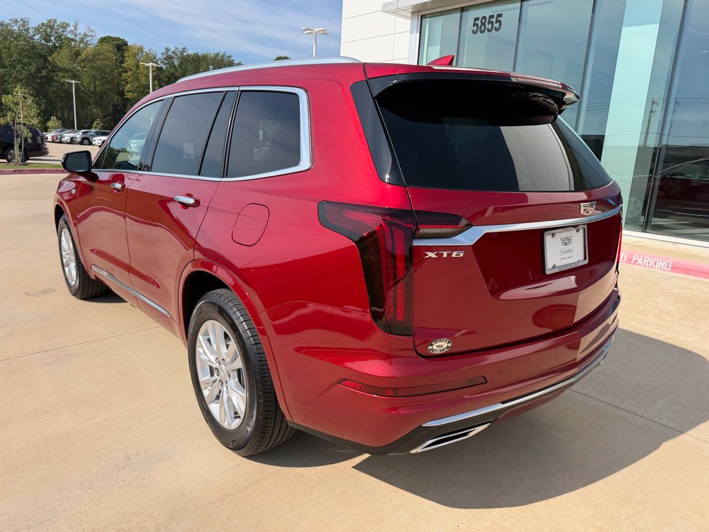 Used 2025 Cadillac XT6 Luxury FWD image 4