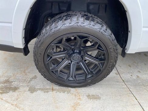 Used 2025 RAM 1500 Laramie w/ Night Edition AWD/4WD image 12