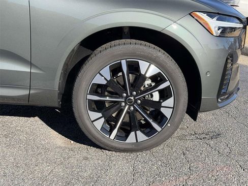 New 2026 Volvo XC60 B5 Plus w/ Climate Package image 24