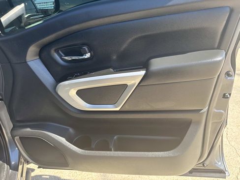 Used 2024 Nissan Titan SV w/ SV Convenience Package image 13