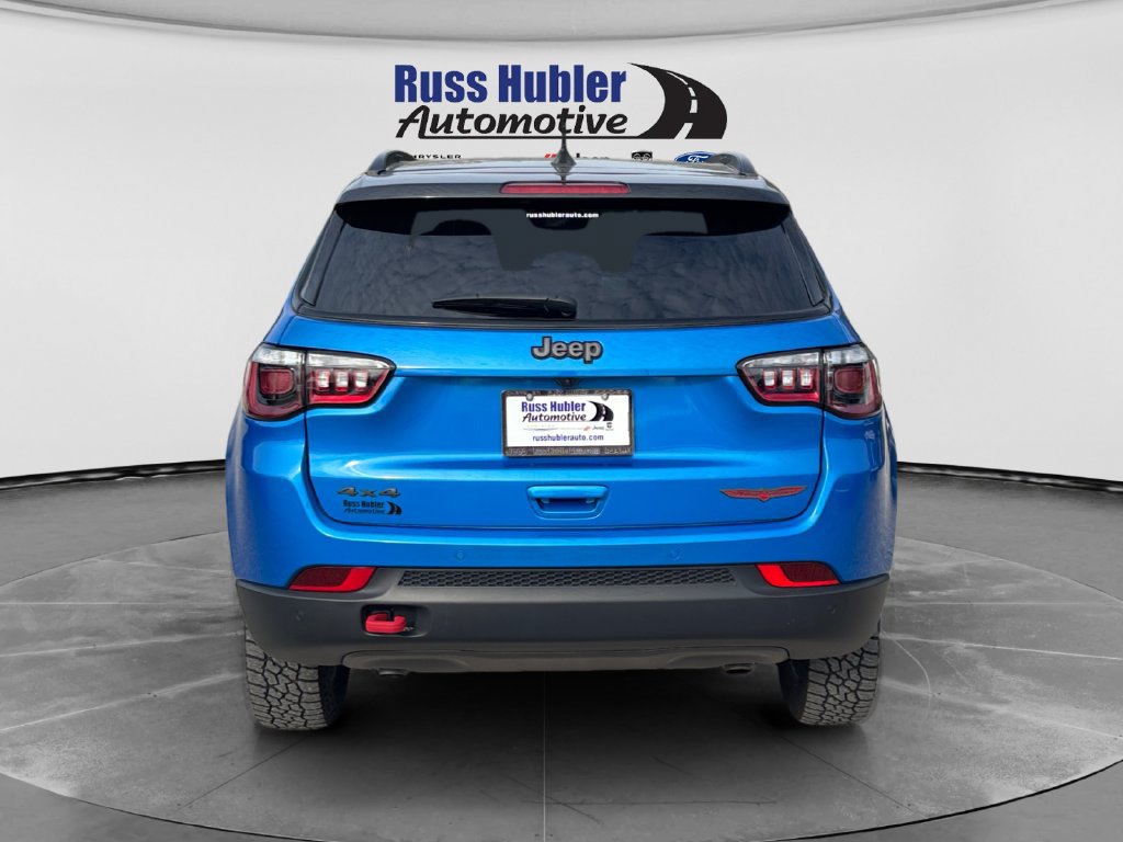 Used 2025 Jeep Compass Trailhawk w/ Sun & Sound Group AWD/4WD image 4