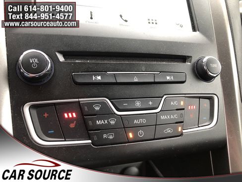 Used 2018 Ford Fusion SE w/ Fusion SE Technology Package image 20