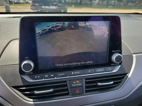 Used 2023 Nissan Altima 2.5 SR FWD image 14