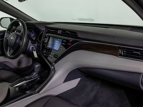 Used 2018 Toyota Camry LE FWD image 44