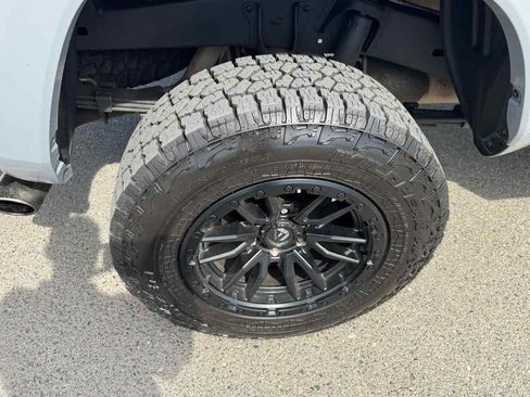 Used 2019 Toyota Tacoma TRD Sport w/ TRD Premium Sport Package image 39