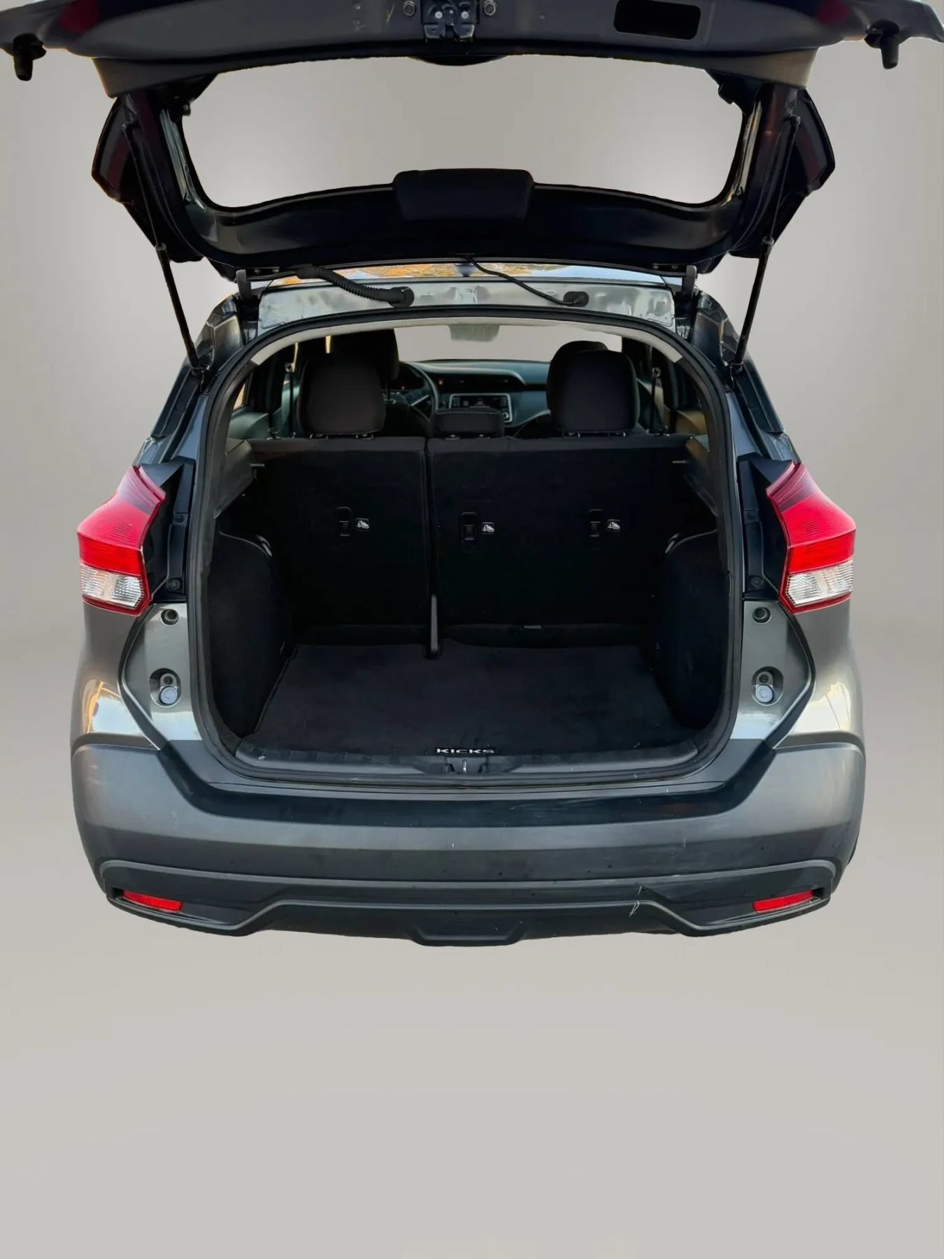 Used 2019 Nissan Kicks SV FWD image 8
