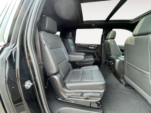 Used 2024 Chevrolet Suburban Z71 w/ Luxury Package image 11