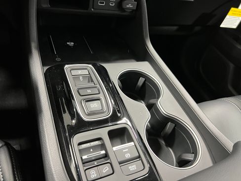 New 2025 Honda Pilot Touring image 23