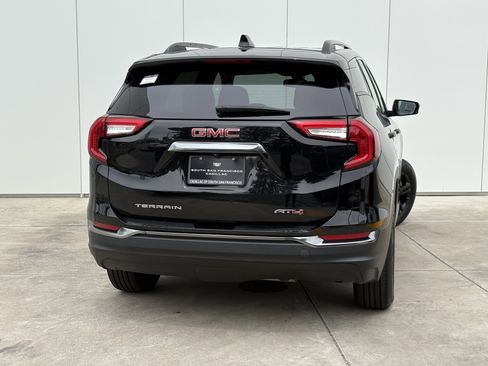 Used 2023 GMC Terrain AT4 AWD/4WD image 7
