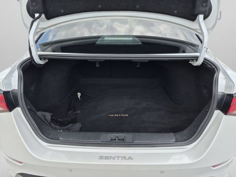 Certified 2022 Nissan Sentra SR w/ Midnight Edition FWD image 30