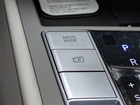 New 2026 Hyundai Elantra SEL Sport FWD image 24