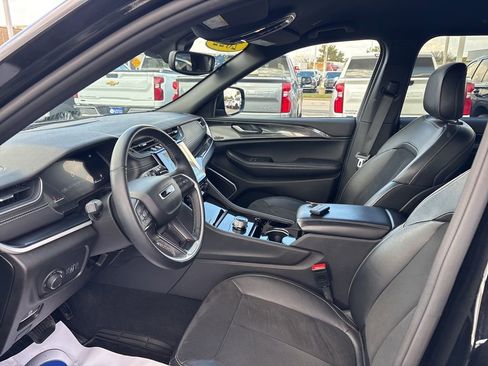 Used 2022 Jeep Grand Cherokee Altitude image 15