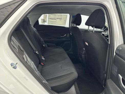 New 2026 Hyundai Elantra SE FWD image 15