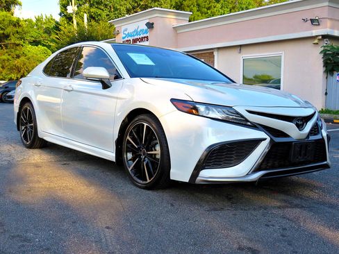 Used 2022 Toyota Camry XSE w/ Carpet Mat Package (TMS) image 5