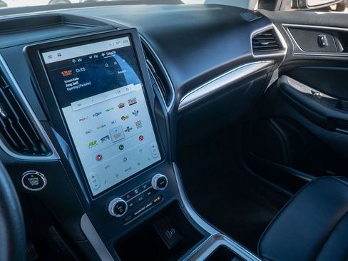 Used 2022 Ford Edge SEL w/ Convenience Package image 26