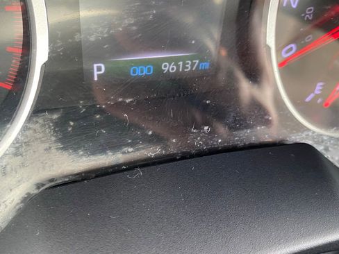 Used 2020 Toyota RAV4 XLE w/ Convenience Package FWD image 5
