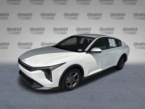 Used 2025 Kia K4 FWD image 4